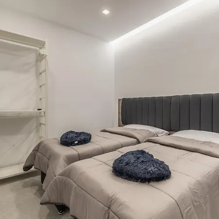 St Julians Апартаменты