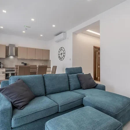 St Julians * Сент Джулианс