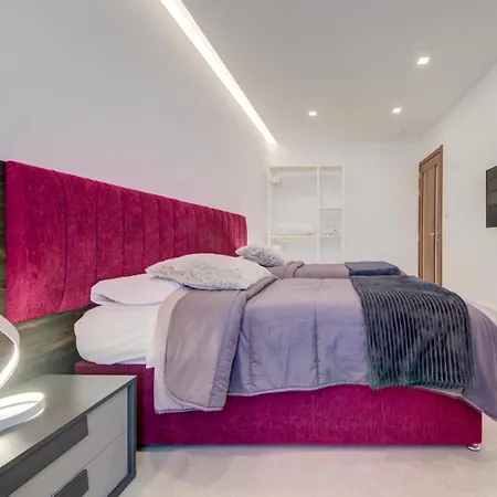St Julians Апартаменты